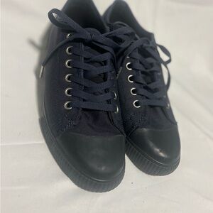 Men's Navy Canvas Low-Top Sneakers